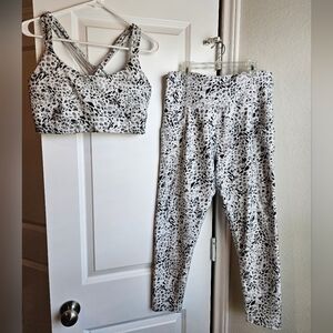 Freely Sports Bra and Legging Set - White/Black
